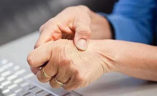 遵义痛风医院专家告诉你什么食物痛风患者不能吃 遵义痛风医院专家告诉你什么食物痛风患者不能吃